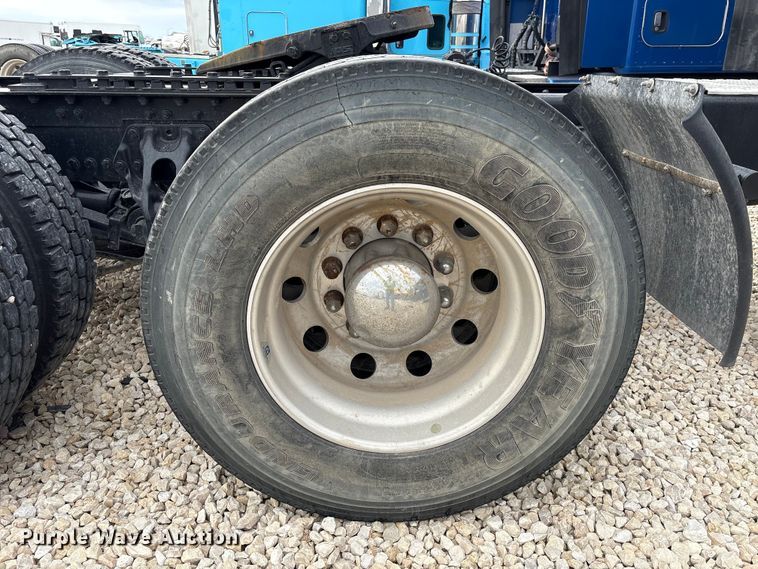 image for item YA1194 2018 Kenworth T860 semi truck