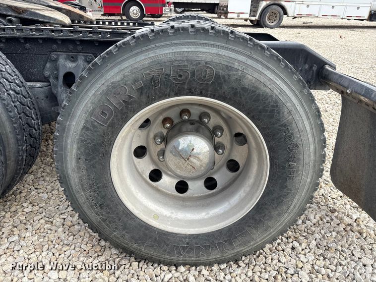 image for item YA1194 2018 Kenworth T860 semi truck