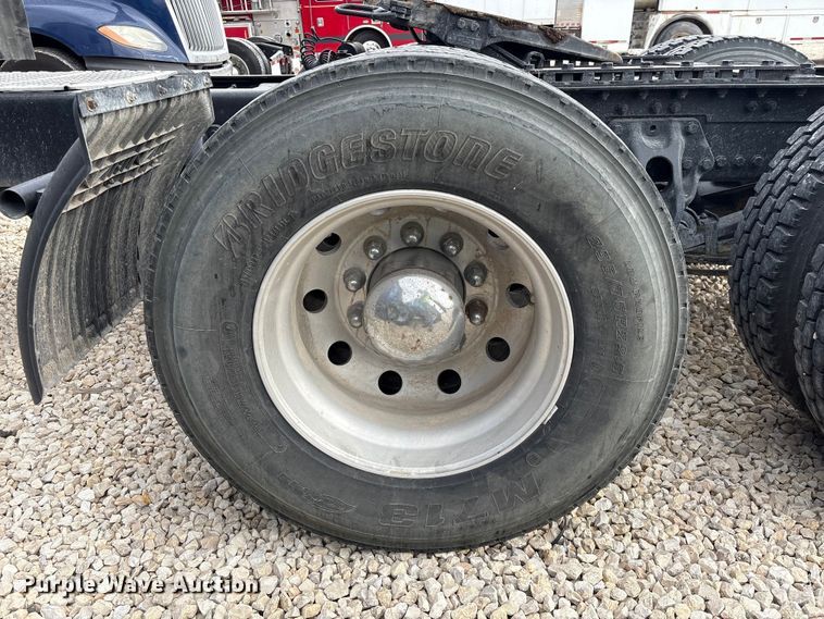 image for item YA1194 2018 Kenworth T860 semi truck