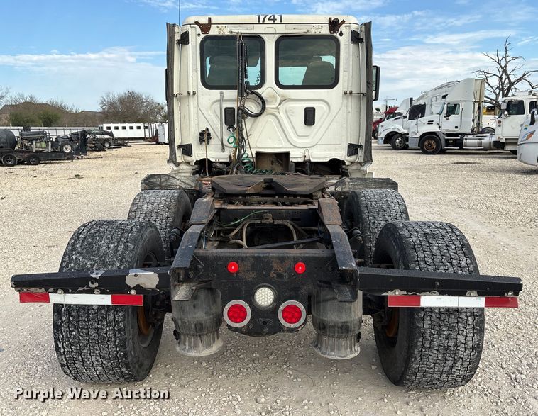 image for item YA1363 2017 Freightliner Cascadia semi truck