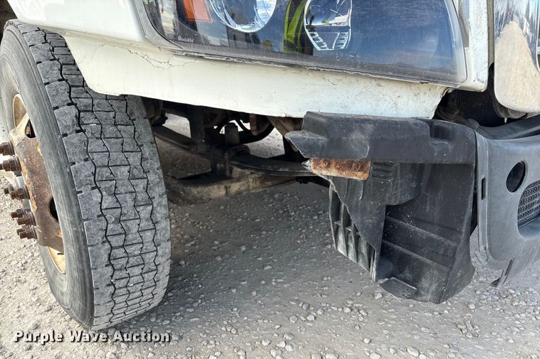 image for item YA1363 2017 Freightliner Cascadia semi truck