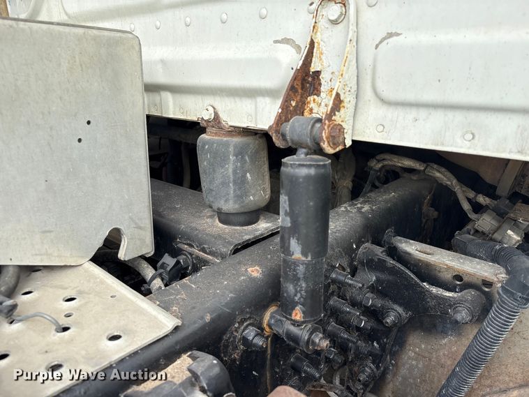 image for item YA1363 2017 Freightliner Cascadia semi truck