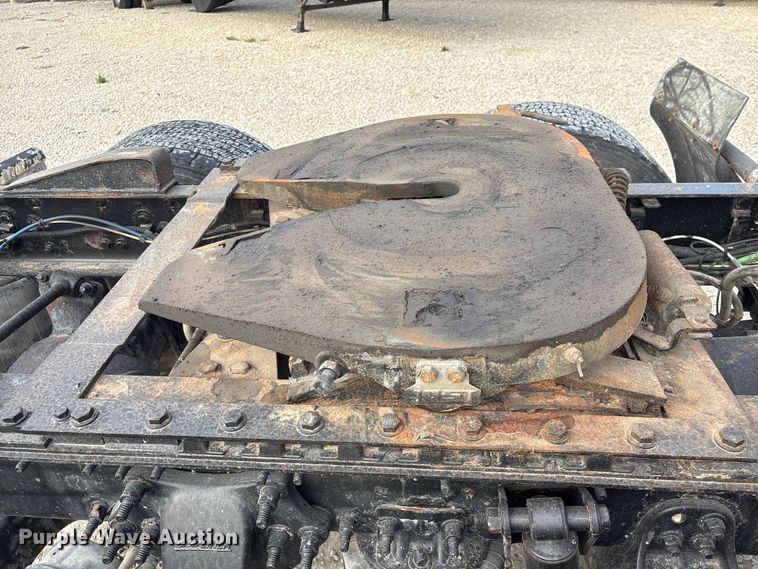 image for item YA1363 2017 Freightliner Cascadia semi truck