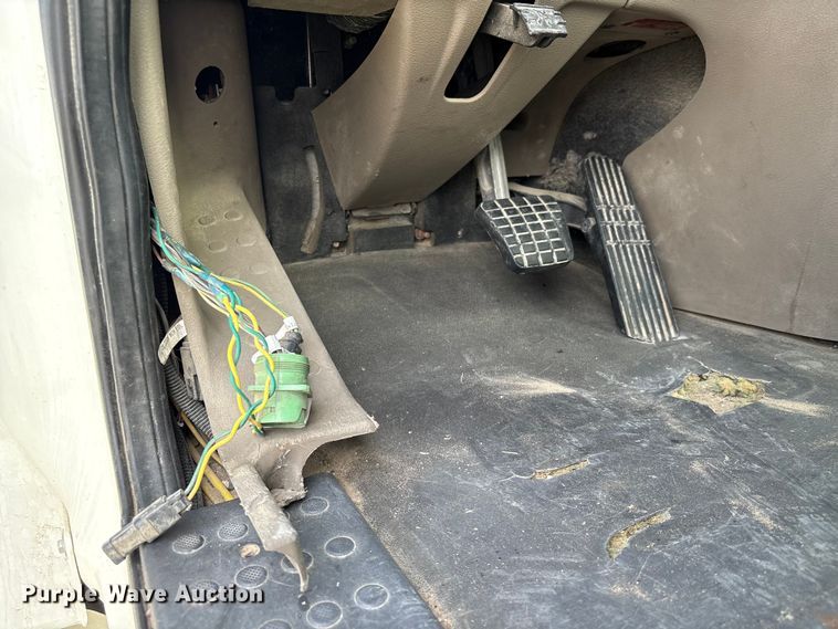 image for item YA1363 2017 Freightliner Cascadia semi truck