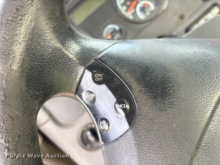 image for item YA1363 2017 Freightliner Cascadia semi truck