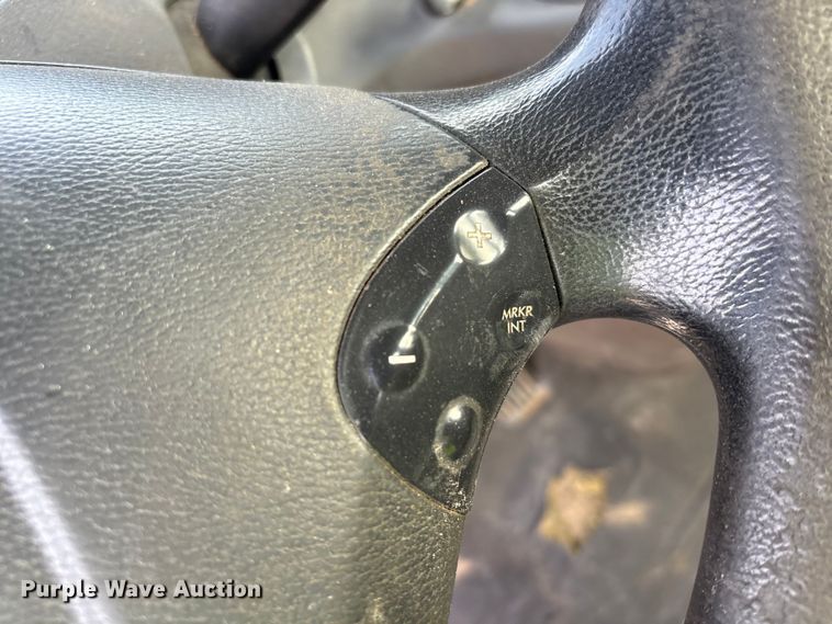 image for item YA1363 2017 Freightliner Cascadia semi truck