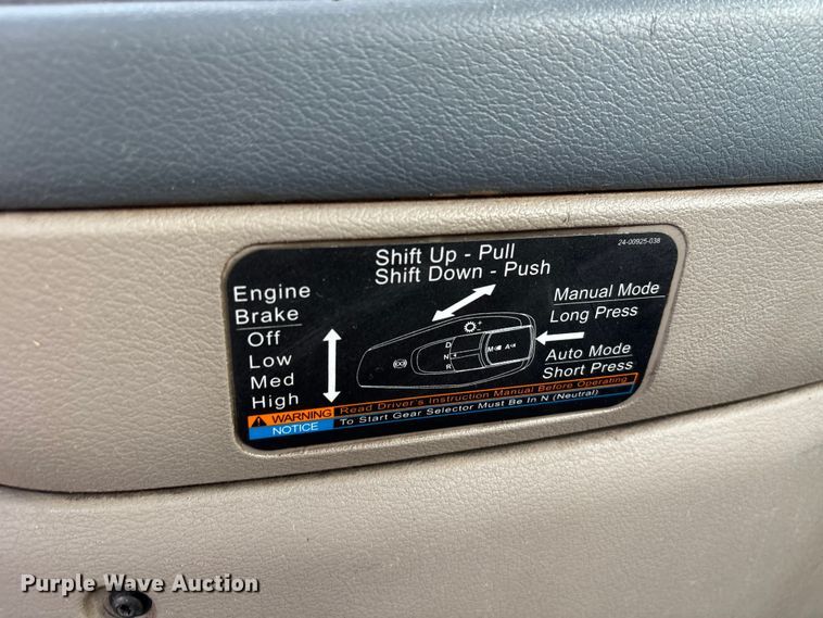 image for item YA1363 2017 Freightliner Cascadia semi truck