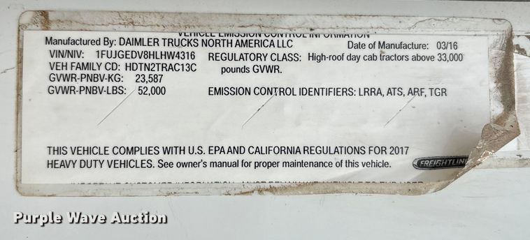 image for item YA1363 2017 Freightliner Cascadia semi truck