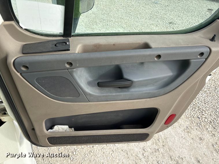 image for item YA1363 2017 Freightliner Cascadia semi truck