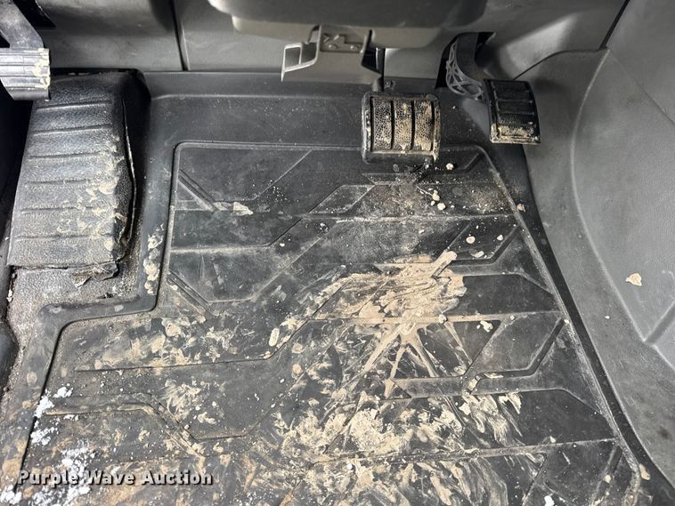 image for item YA1367 2020 Volvo VNL semi truck