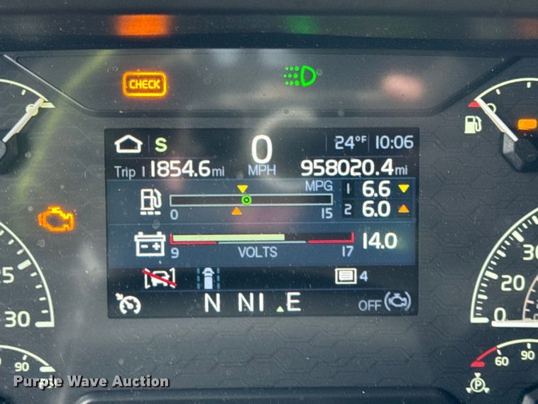 image for item YA1367 2020 Volvo VNL semi truck