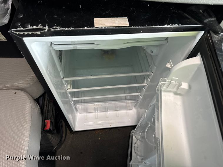 image for item YA1367 2020 Volvo VNL semi truck