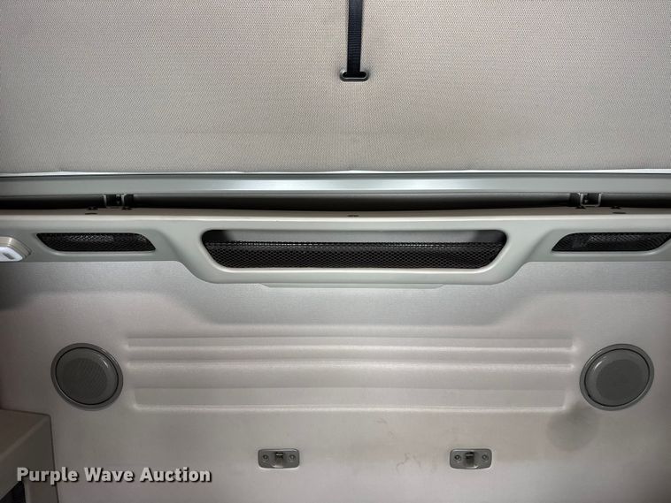 image for item YA1367 2020 Volvo VNL semi truck