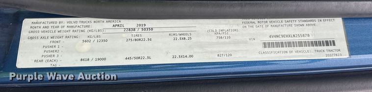 image for item YA1367 2020 Volvo VNL semi truck