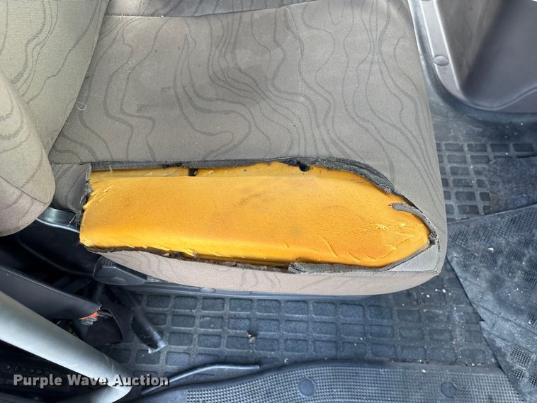 image for item YA1388 2016 Volvo VNL semi truck