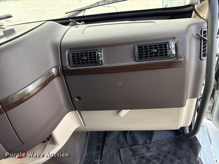 image for item YA1388 2016 Volvo VNL semi truck