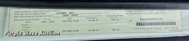 image for item YA1390 2015 Volvo VNL semi truck