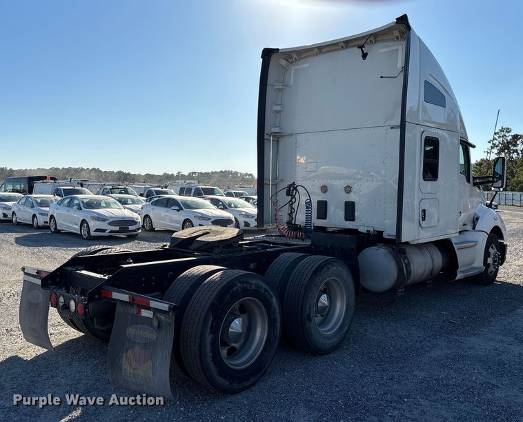 image for item YA1438 2020 Kenworth T680 semi truck