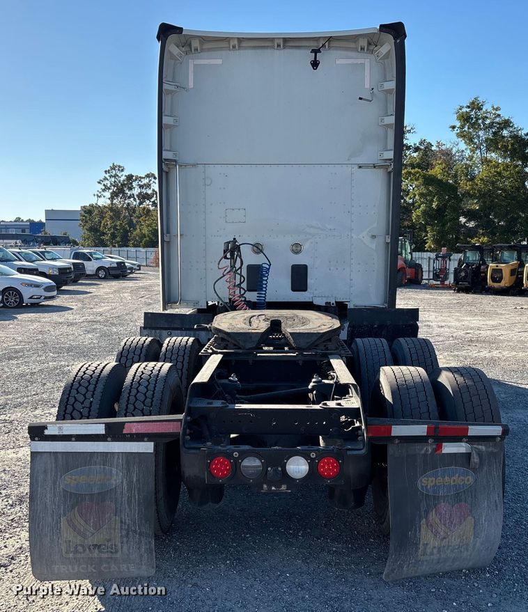 image for item YA1438 2020 Kenworth T680 semi truck