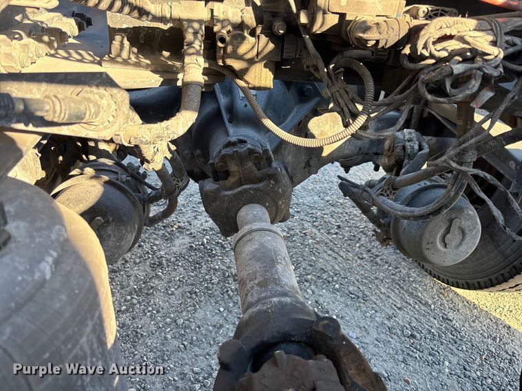 image for item YA1438 2020 Kenworth T680 semi truck