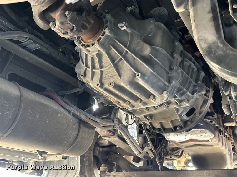 image for item YA1438 2020 Kenworth T680 semi truck