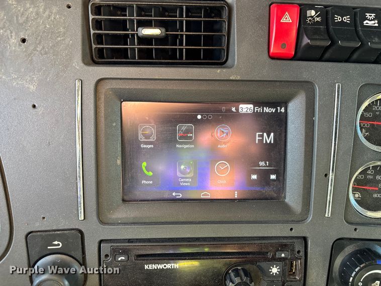 image for item YA1438 2020 Kenworth T680 semi truck