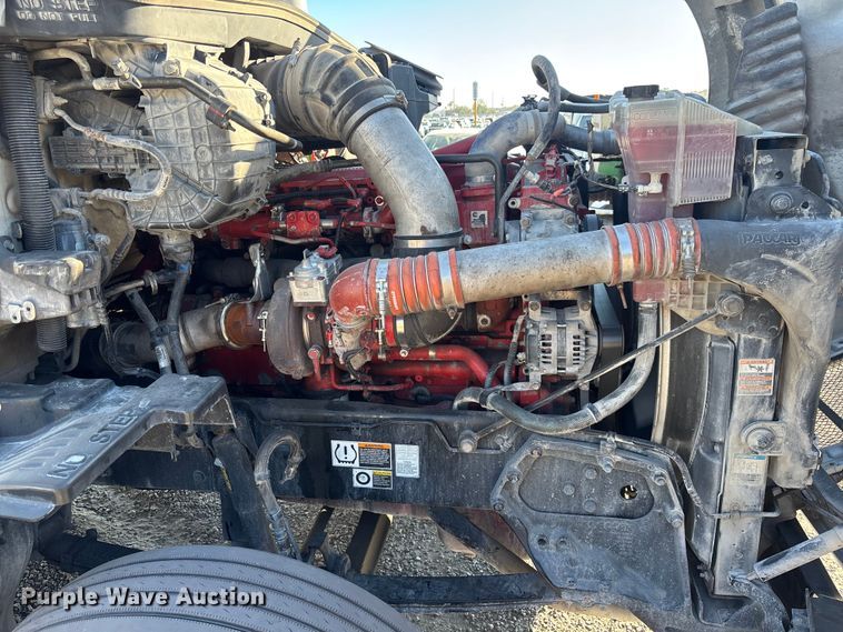 image for item YA1438 2020 Kenworth T680 semi truck