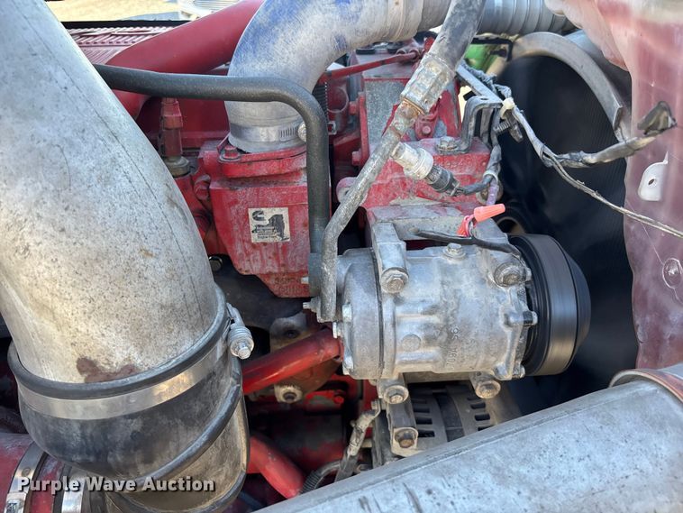 image for item YA1438 2020 Kenworth T680 semi truck