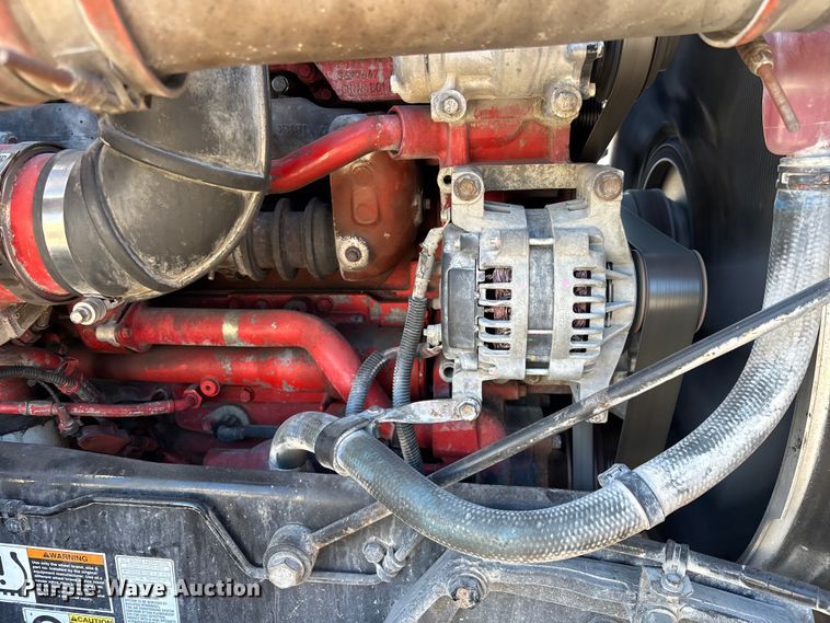 image for item YA1438 2020 Kenworth T680 semi truck