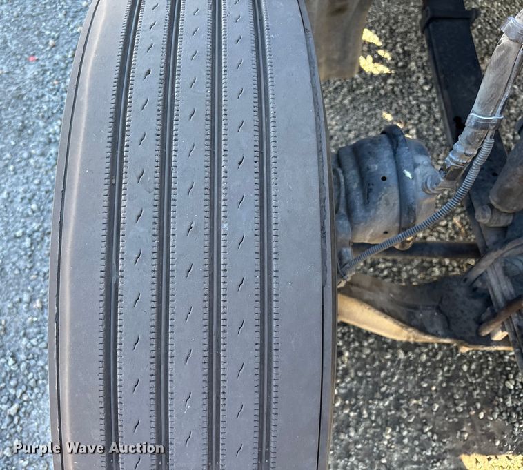 image for item YA1438 2020 Kenworth T680 semi truck