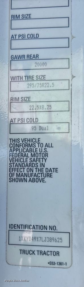 image for item YA1438 2020 Kenworth T680 semi truck