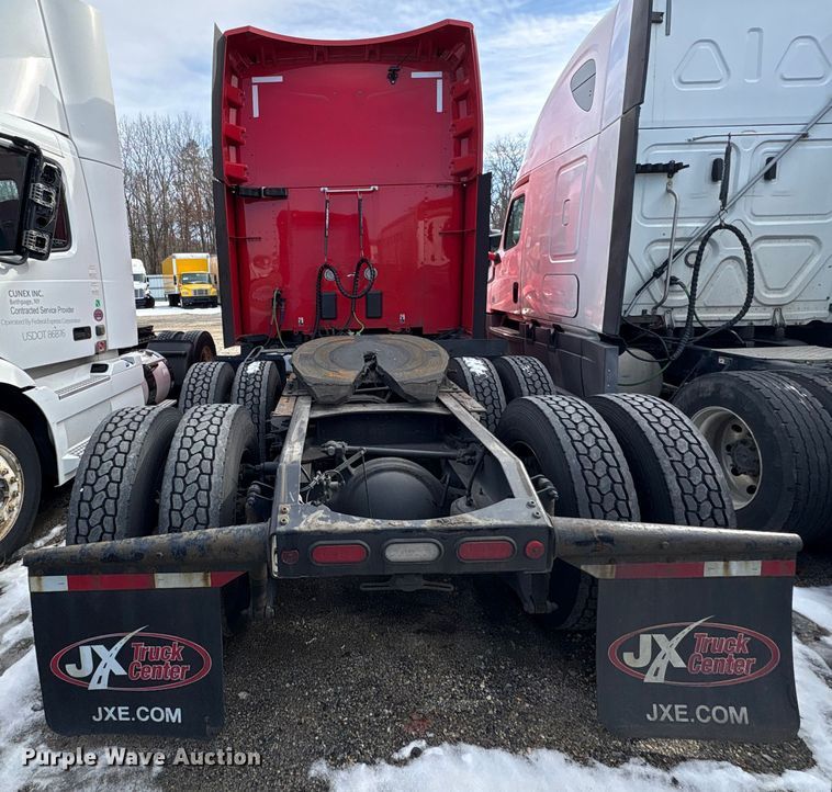 image for item YA1475 2020 Peterbilt 579 semi truck