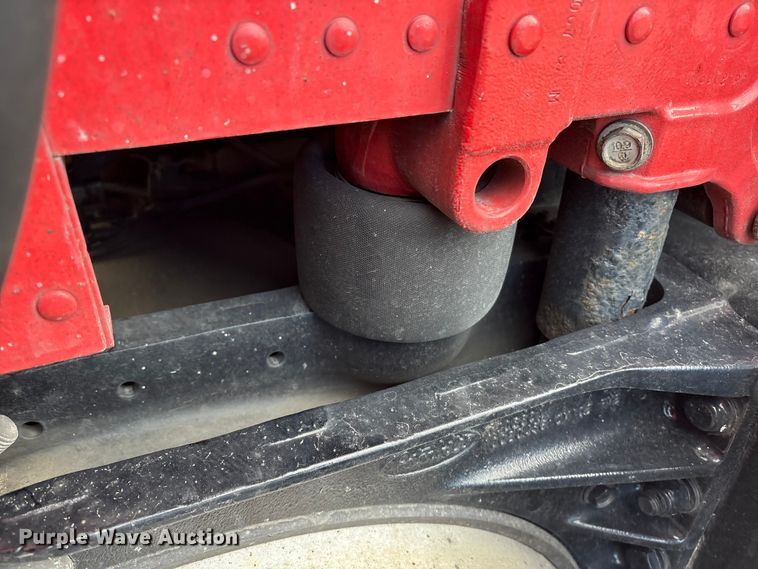 image for item YA1475 2020 Peterbilt 579 semi truck