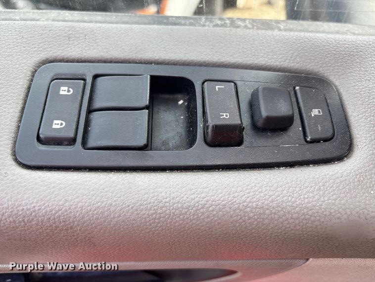 image for item YA1475 2020 Peterbilt 579 semi truck