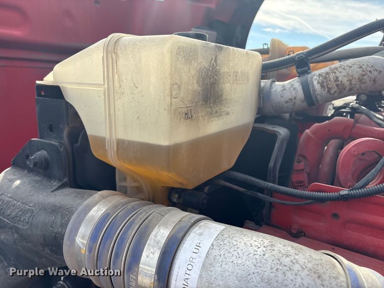 image for item YA1475 2020 Peterbilt 579 semi truck