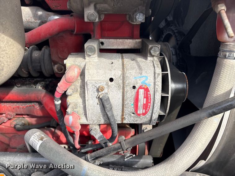 image for item YA1475 2020 Peterbilt 579 semi truck