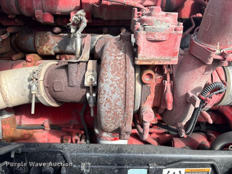 image for item YA1475 2020 Peterbilt 579 semi truck