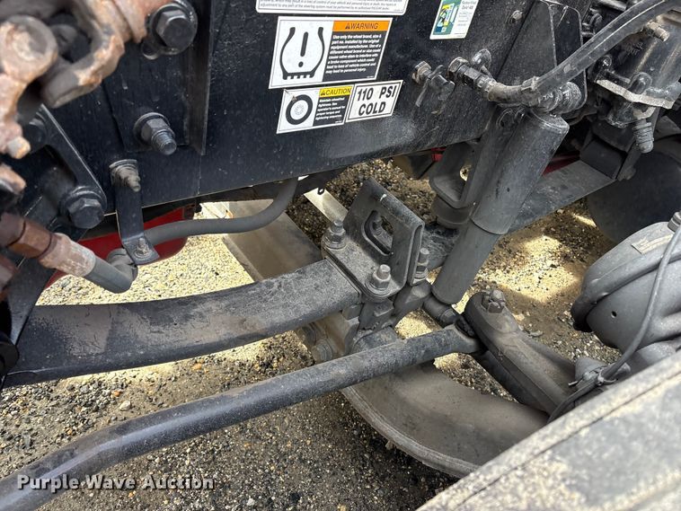 image for item YA1475 2020 Peterbilt 579 semi truck