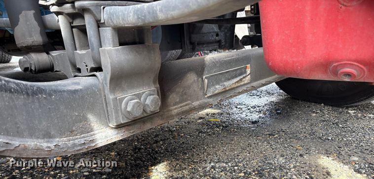 image for item YA1475 2020 Peterbilt 579 semi truck