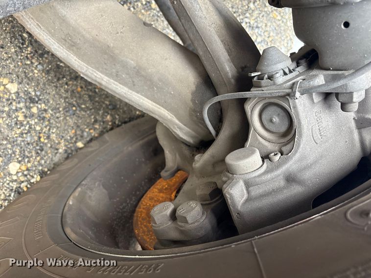 image for item YA1475 2020 Peterbilt 579 semi truck