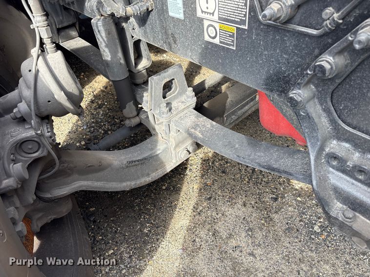 image for item YA1475 2020 Peterbilt 579 semi truck