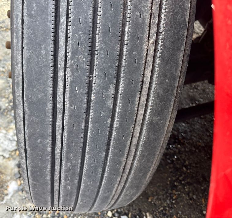 image for item YA1475 2020 Peterbilt 579 semi truck