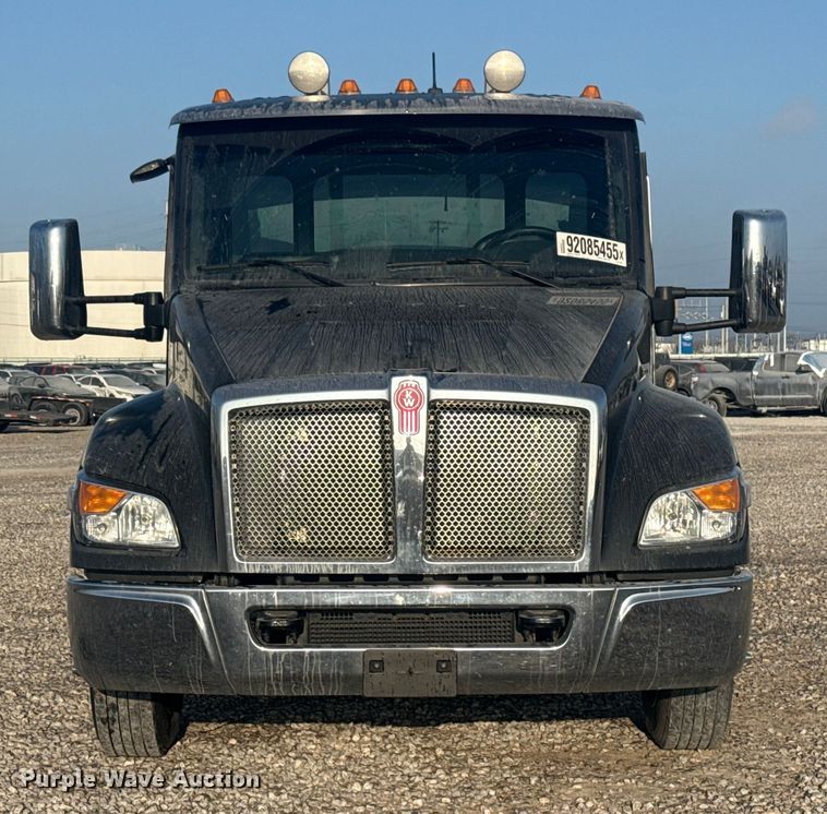 image for item YA1511 2024 Kenworth T280 rollback truck