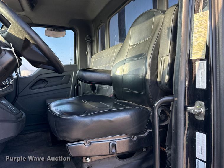 image for item YA1511 2024 Kenworth T280 rollback truck