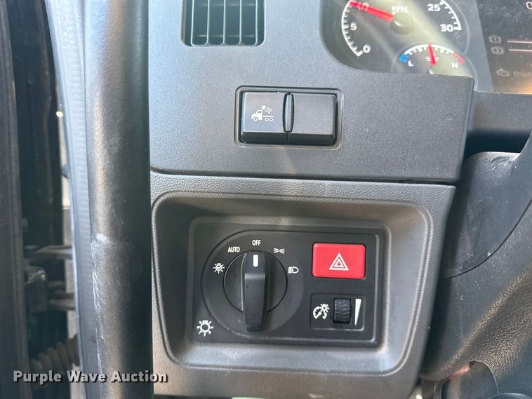 image for item YA1511 2024 Kenworth T280 rollback truck