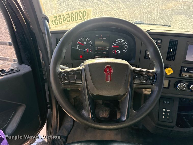 image for item YA1511 2024 Kenworth T280 rollback truck