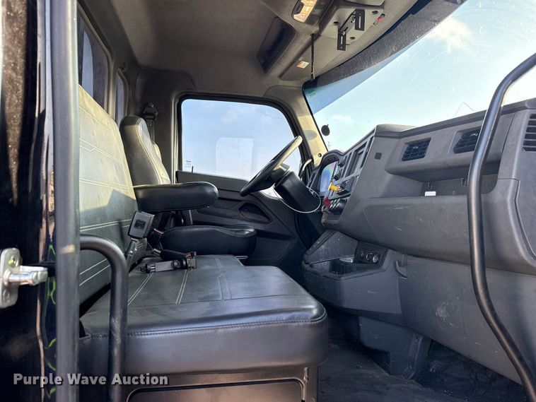 image for item YA1511 2024 Kenworth T280 rollback truck