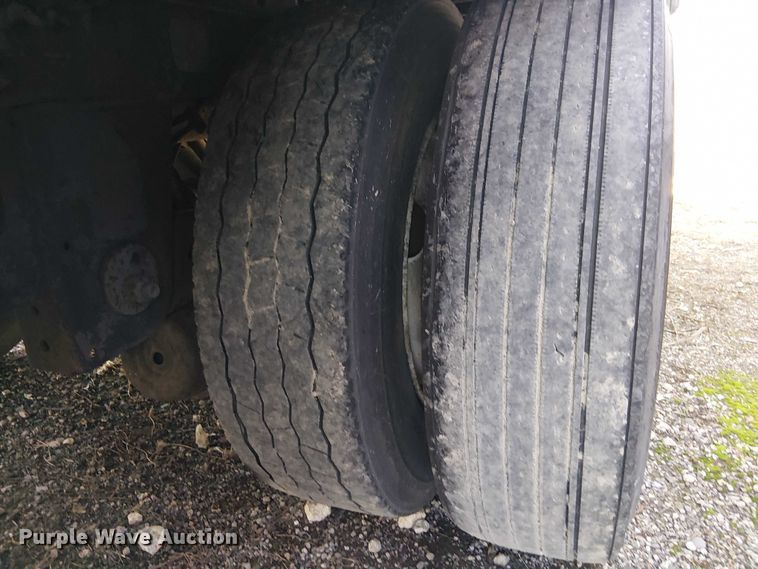 image for item YA1574 2016 Utility VS2RA refrigerated van trailer