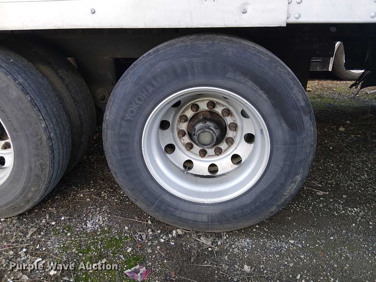 image for item YA1574 2016 Utility VS2RA refrigerated van trailer