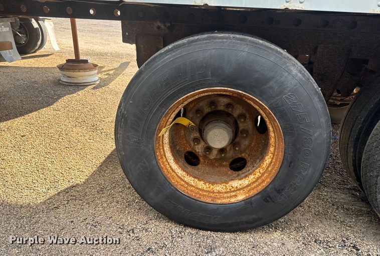 image for item YA1581 1997 Great Dane dry van trailer